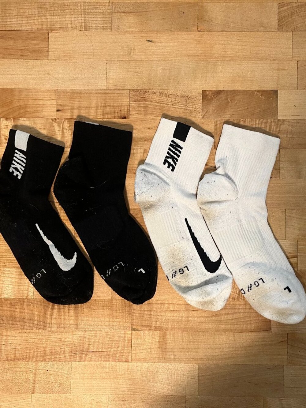 Lot of 2 pairs Men's Large 8-12 Nike Dri Fit Quarter crew Socks